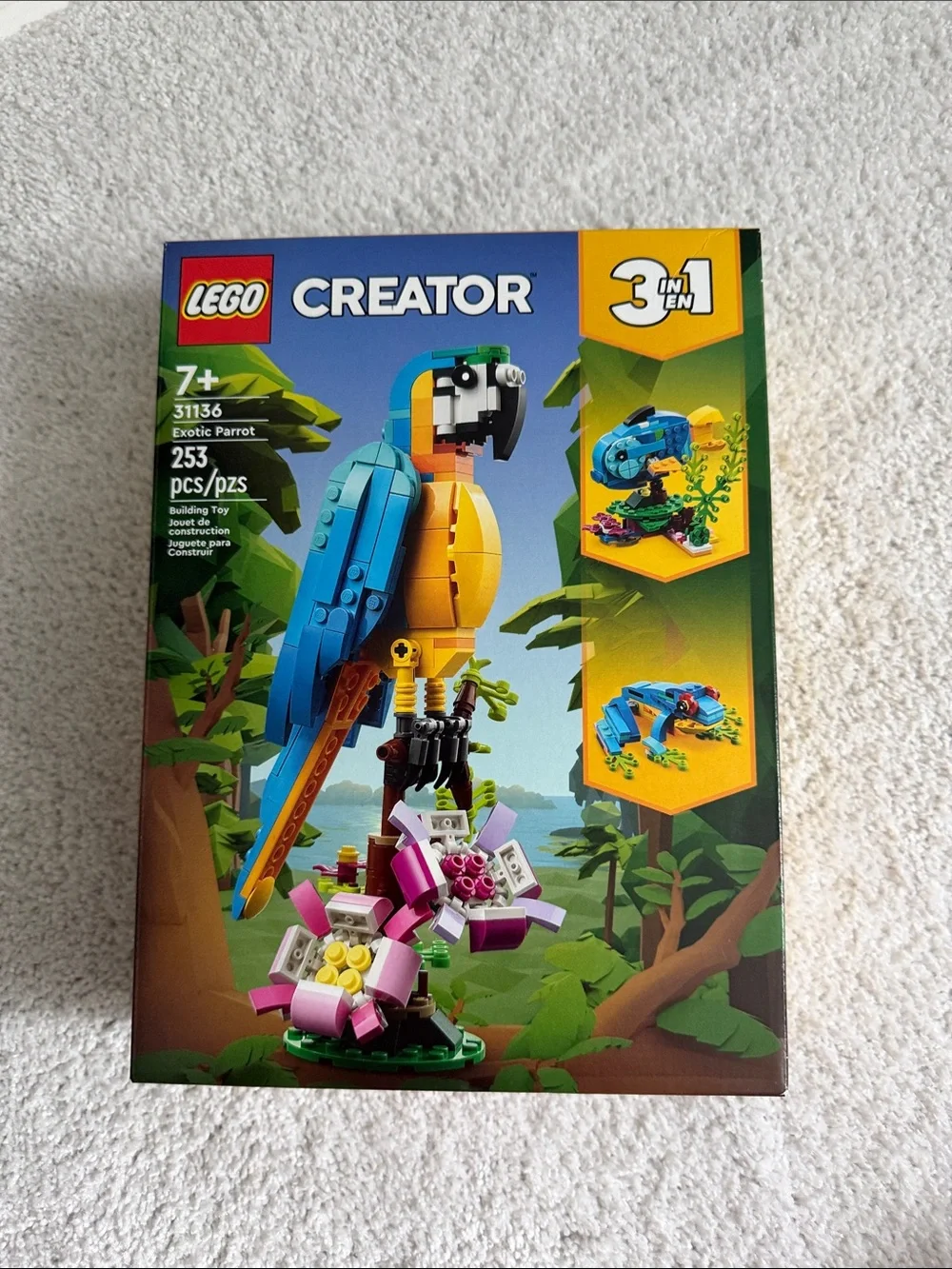 NWT unopened LEGO Creator Exotic Parrot Building Set - Blue & Yellow